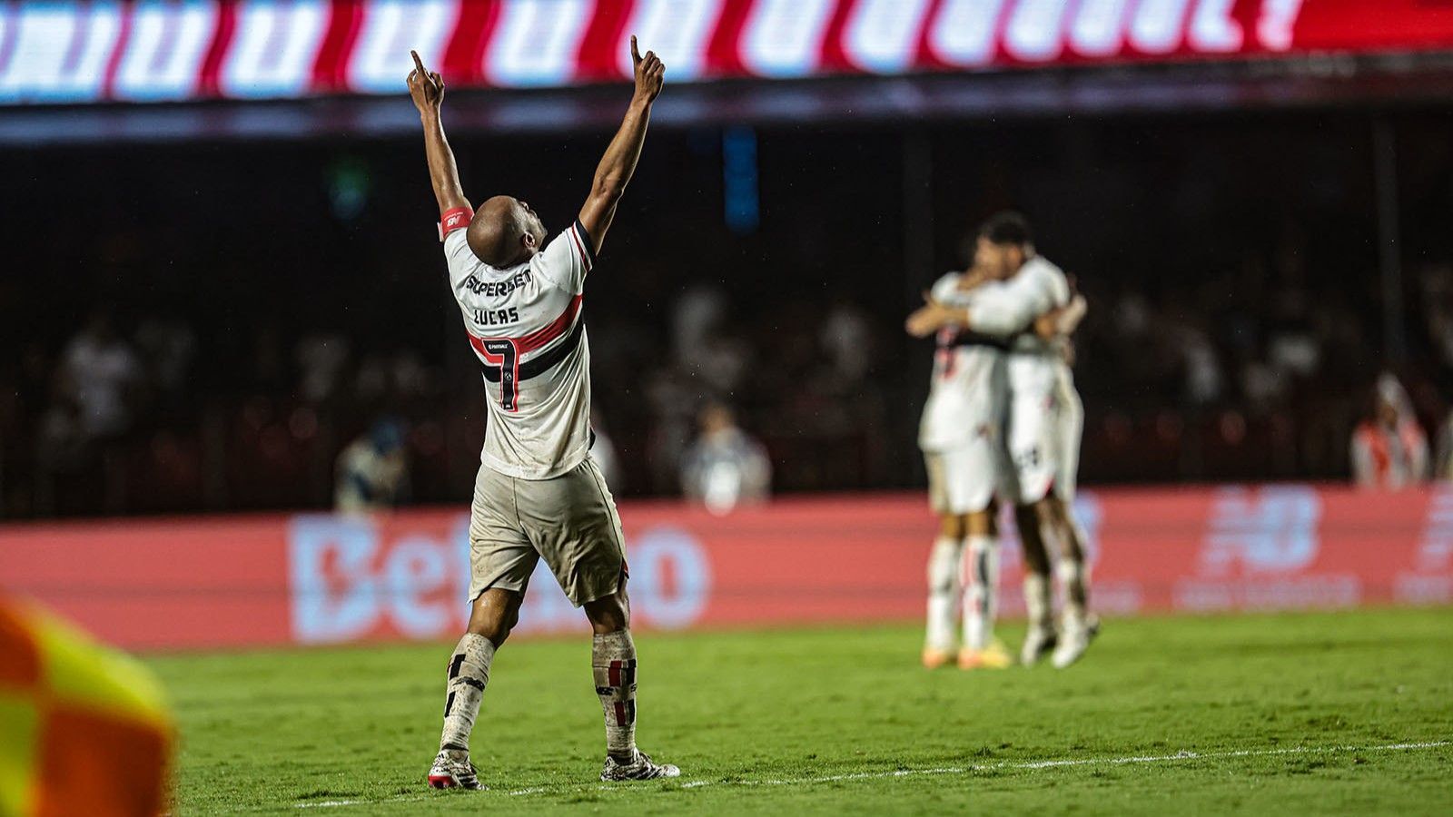 Lucas se emociona após marcar pelo São Paulo no Morumbis e exalta elenco em boa fase