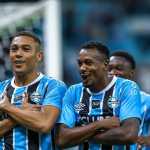 Carlos Vinicius decide, Grêmio bate Novo Hamburgo e avança à semifinal do Gauchão