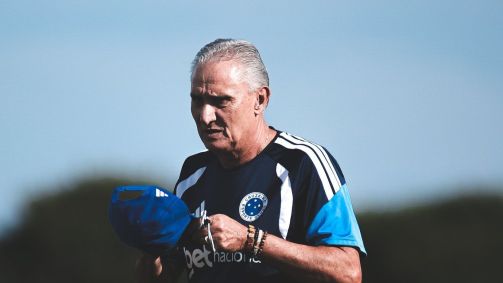 Tite, técnico do Cruzeiro, em treino na Toca da Raposa II