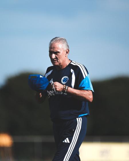 Tite em treinamento no Cruzeiro