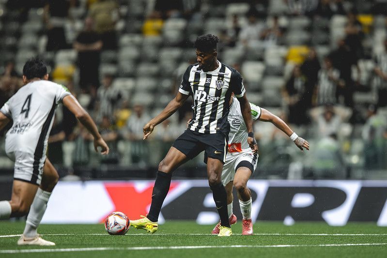 Cassierra tem pouco tempo em estreia pelo Atlético e vê série positiva cair