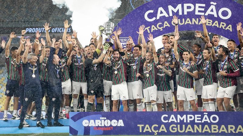 Zubeldía celebra taça com o Fluminense e aponta necessidades do elenco