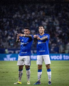 Arroyo será ausência no Cruzeiro para o duelo com o Mirassol por desgaste muscular