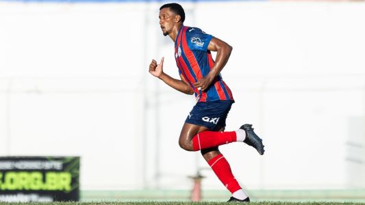 Volante Rezende em campo pelo Bahia no Campeonato Baiano 2026
