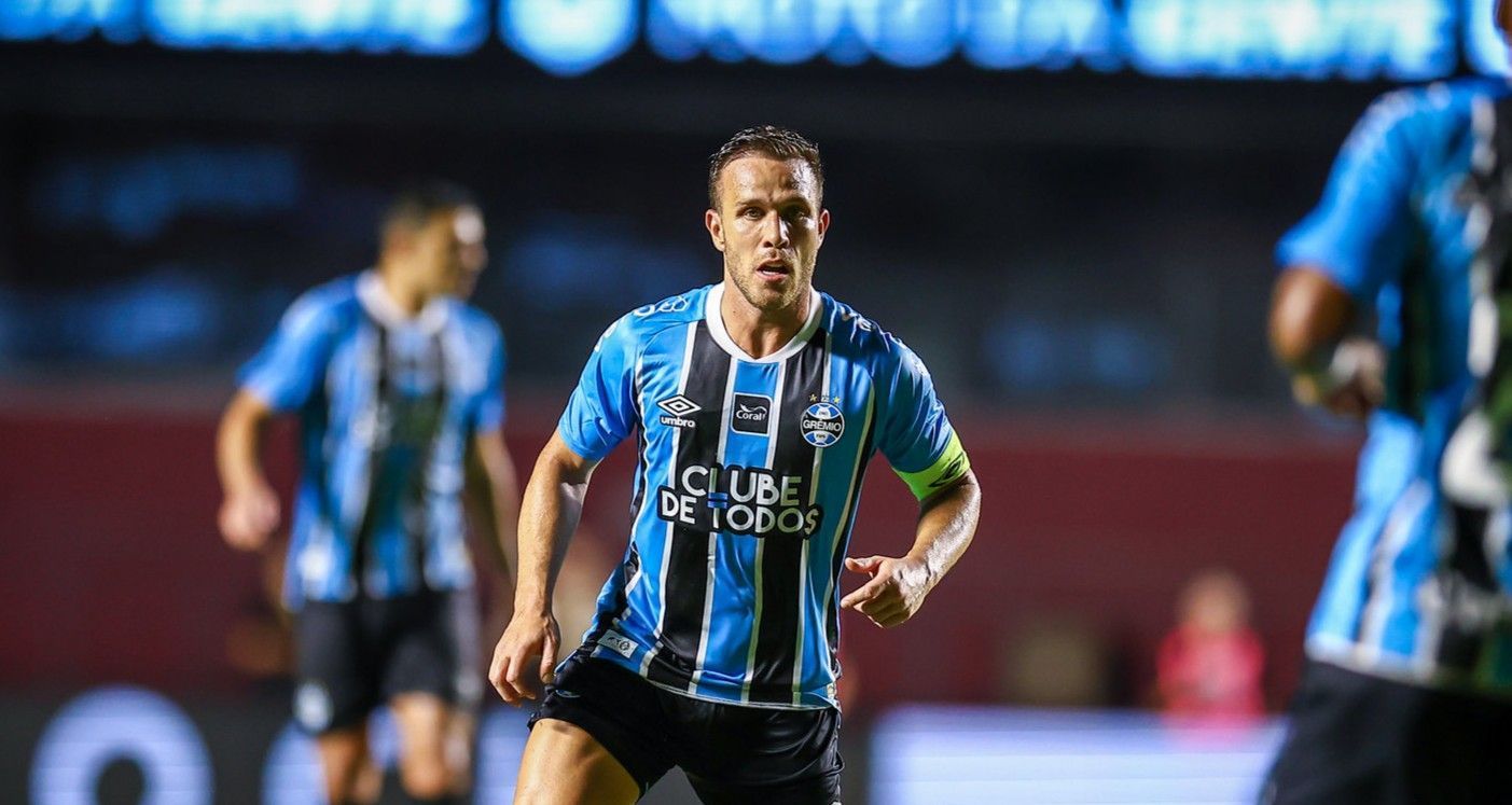 Arthur lamenta derrota do Grêmio para São Paulo, mas afirma: 'Não faltou entrega'