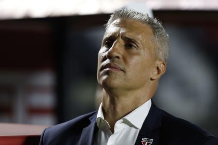 Crespo fica satisfeito com rendimento do São Paulo em vitória sobre o Grêmio