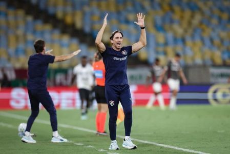 Zubeldía comentou a busca por reforços do Fluminense