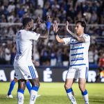 Cruzeiro vence URT, alivia pressão e se classifica às semifinais do Mineiro