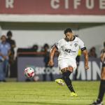 Hulk marca mais um golaço de falta e amplia marca expressiva pelo Atlético