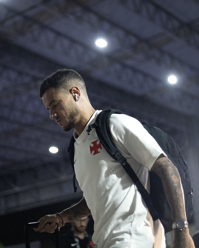 Coutinho entra em contato com diretoria do Vasco e pede rescisão contratual
