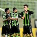 Zagueiro do América divide mérito por classificação e projeta clássicos no Mineiro