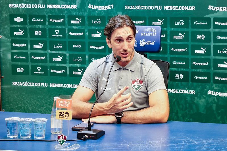 Zubeldía abre o jogo sobre atuação do Fluminense antes do fechamento do mercado