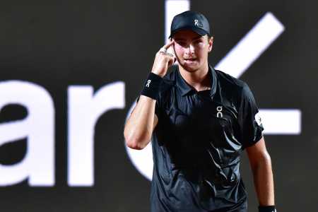João Fonseca em ação no Rio Open