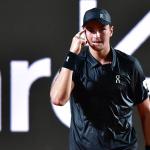 João Fonseca explica vitória em estreia do Rio Open e manda recado a adversário
