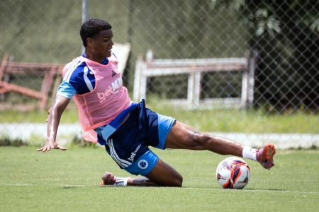 William Fernando durante treino do Cruzeiro • Gustavo Aleixo/Cruzeiro