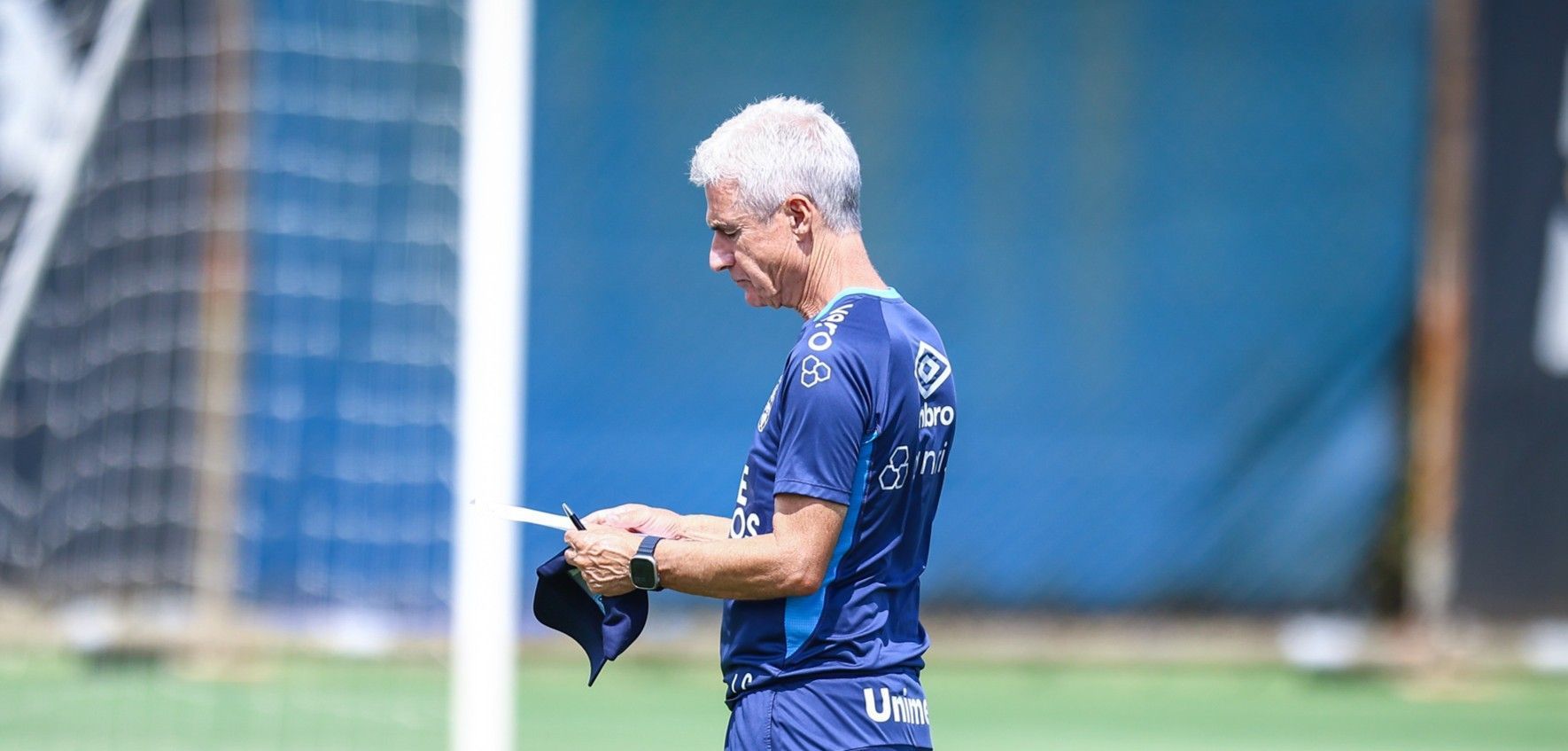 As opções de Luís Castro no Grêmio para jogo com Juventude pela volta da semi do Gaúcho