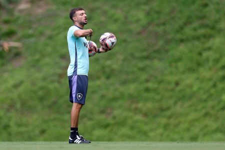 Martin Anselmi é o treinador do Botafogo em 2026