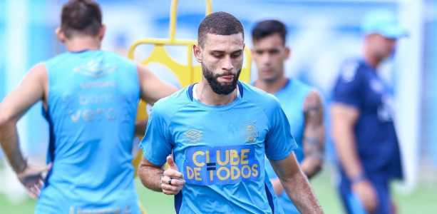 Wagner Leonardo deve retornar ao time titular do Grêmio contra o Juventude