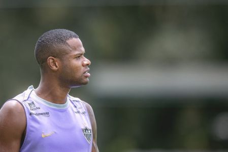 Júnior Santos, atacante do Atlético, durante treino desse sábado (21), na Cidade do Galo