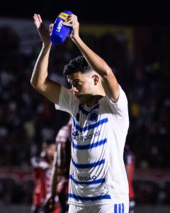 Bruno Rodrigues convocou a torcida do Cruzeiro para o jogo contra o Corinthians