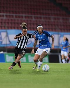 Byanca Brasil no jogo entre Cruzeiro e Santos pelo Brasileiro Feminino