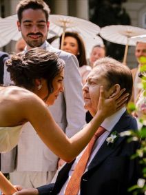 João Silva mostra novos registros de casamento da irmã