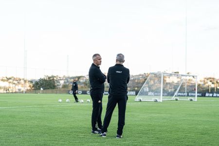 Eduardo Baptista (à esquerda) montou equipe do Criciúma para encarar o América na Série B