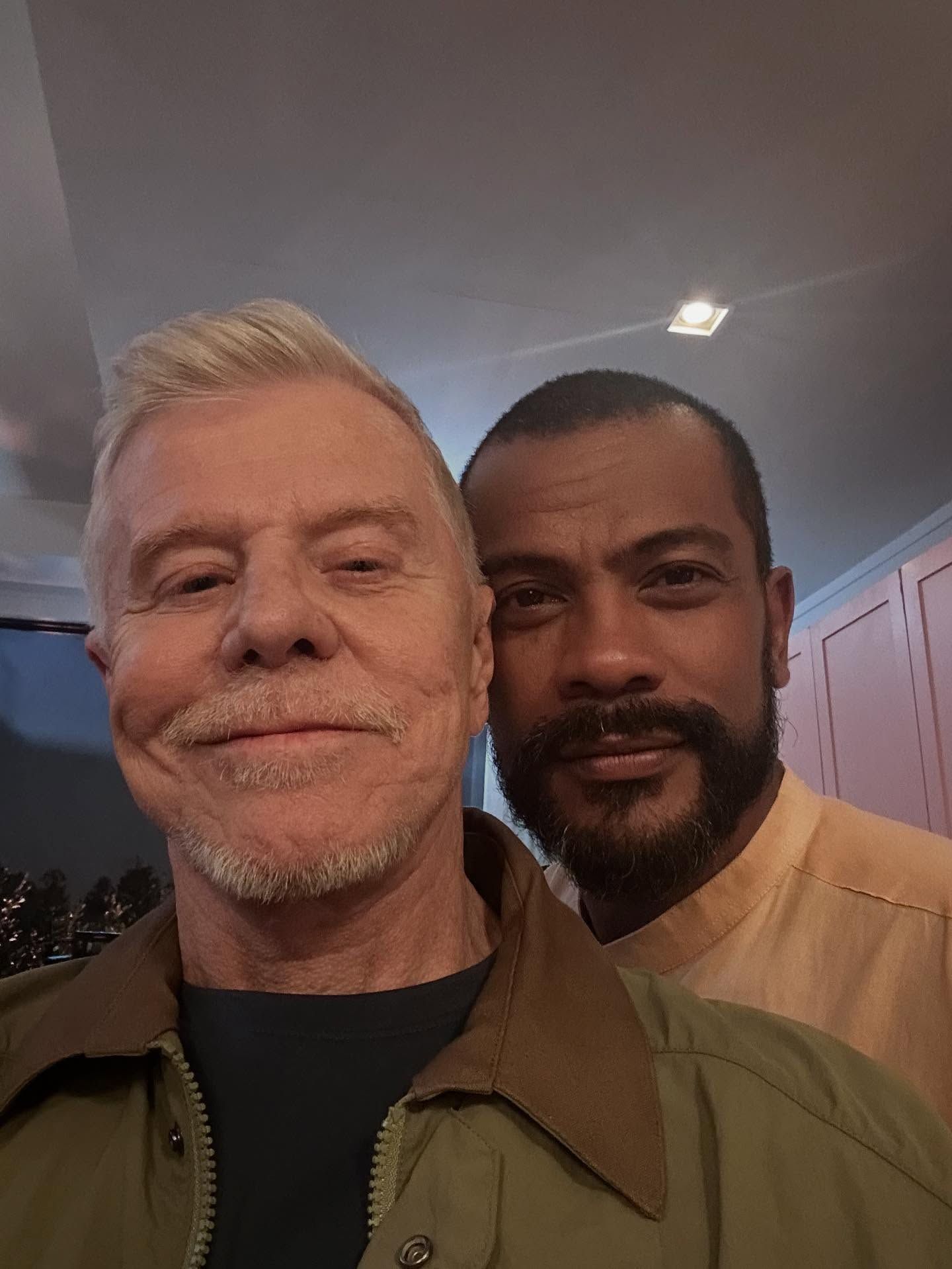 Miguel Falabella brinca com Samuel de Assis: 'Eu e meu gato na próxima das 21h'