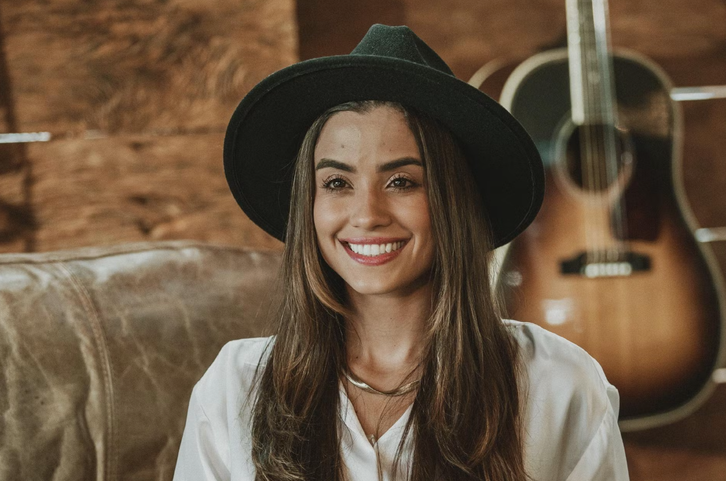Cantora gospel do hit 'Deus, eu tenho tantas bênçãos', Isadora Pompeo desmaia em show