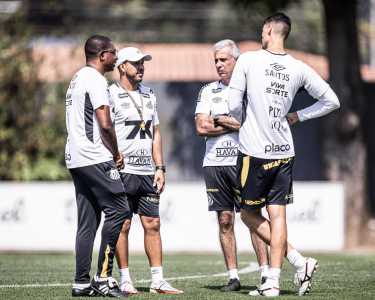 Comissão técnica que ficou no Santos após a saída de Cléber Xavier