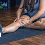 Dor no joelho durante o treino: como adaptar exercícios e seguir ativo com segurança