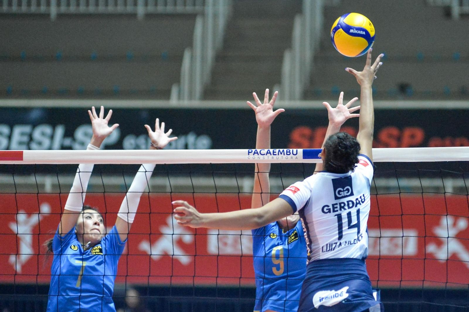 Sul-Americano Feminino de Vôlei: Minas vence fácil e enfrentará peruanas na semifinal