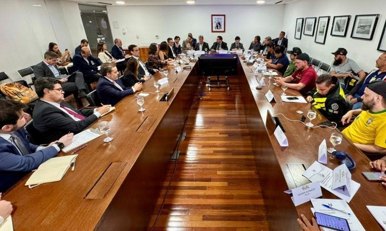Governo quer entregar relatório de GT sobre regulação de apps até o fim do mês