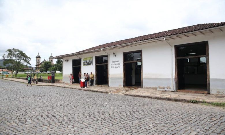Adolescente tenta embarcar desacompanhada na Rodoviária de Ouro Preto e viagem é impedida