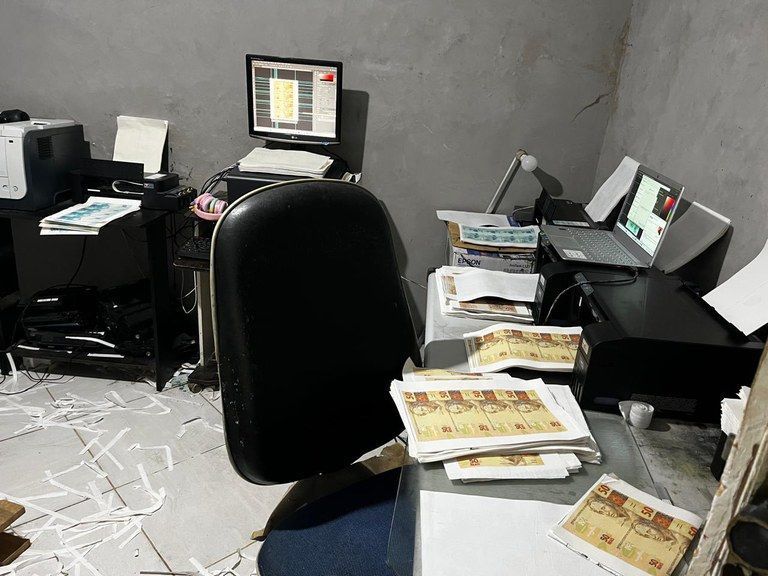 Fábrica desmantelada pela PF produzia 50% das notas falsas do país e funcionava com aval do PCC