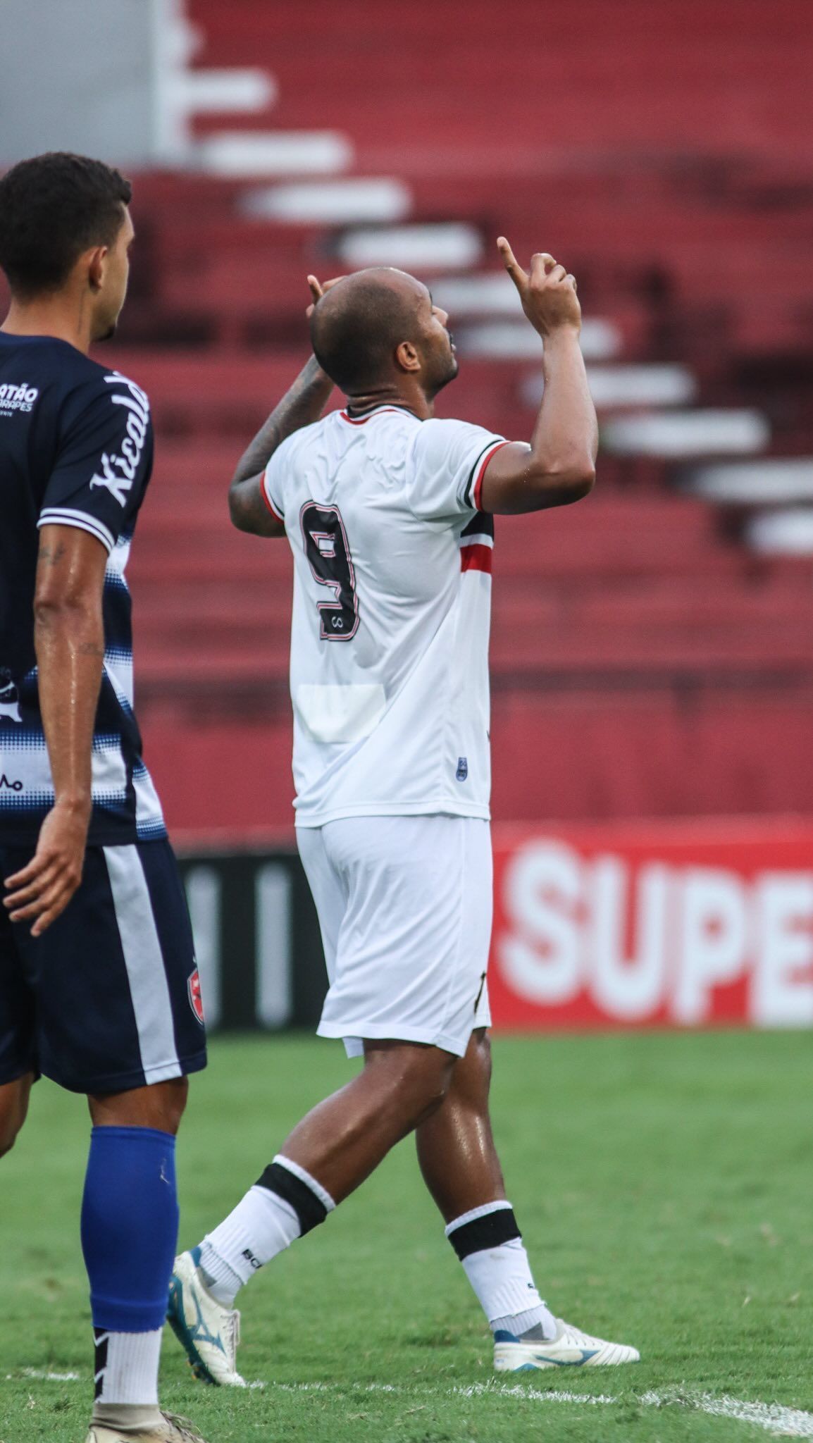 Santa Cruz goleia Jaguar e segue na briga por vaga direta na semi do Pernambucano