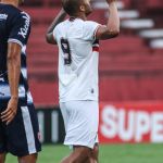 Santa Cruz goleia Jaguar e segue na briga por vaga direta na semi do Pernambucano