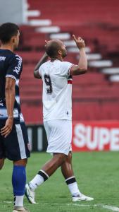 Santa Cruz venceu o Jaguar com facilidade pelo Campeonato Pernambucano