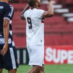 Santa Cruz goleia Jaguar e segue na briga por vaga direta na semi do Pernambucano