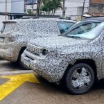 Jeep Renegade híbrido chega em março com interior de Compass com multimídia flutuante