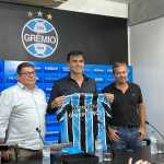 Quinteros é apresentado no Grêmio e aponta contratações para o elenco