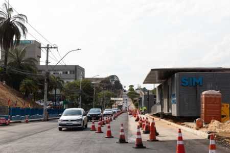 Adequação na av. João César, em frente ao HMC,&nbsp;entra em fase final