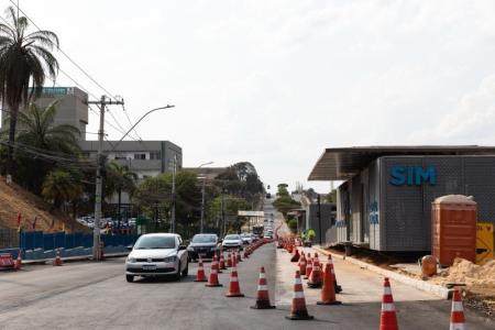 Adequação na av. João César, em frente ao HMC,&nbsp;entra em fase final