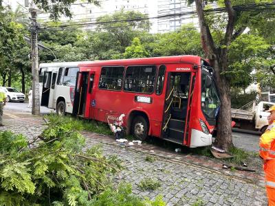 Batida com ônibus.jpg