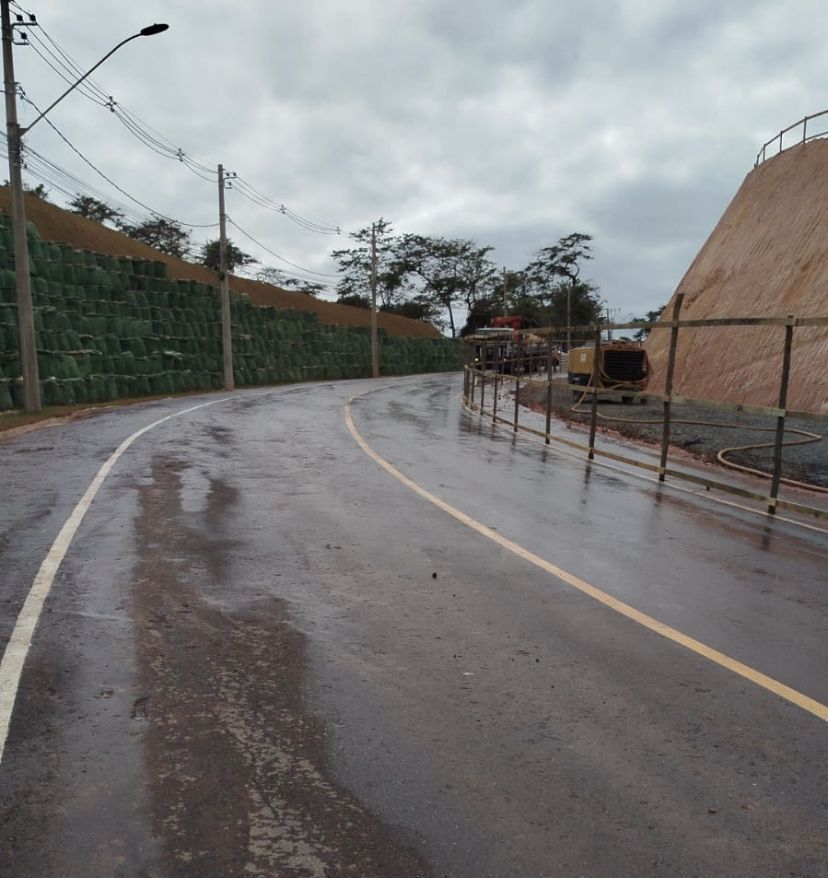 Via que liga Hospital Márcio Cunha e Bela Vista é liberada após obras