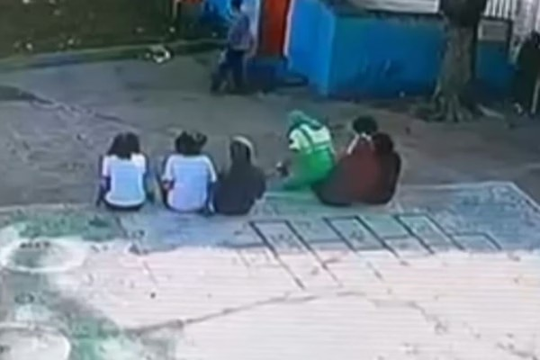 Funcionário terceirizado é preso após tentar beijar adolescentes em escola de SP