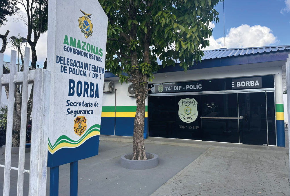 Homem é preso suspeito de tentar matar a mãe, a avó e a irmã de sete anos no Amazonas