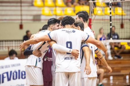 JF Vôlei contra Araucária