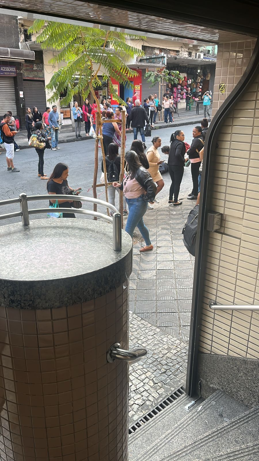 Mulher é atropelada por ônibus e tem perna amputada no Centro de BH