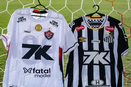Camisas de Vitória e Santos no Barradão, palco do jogo deste domingo (25)